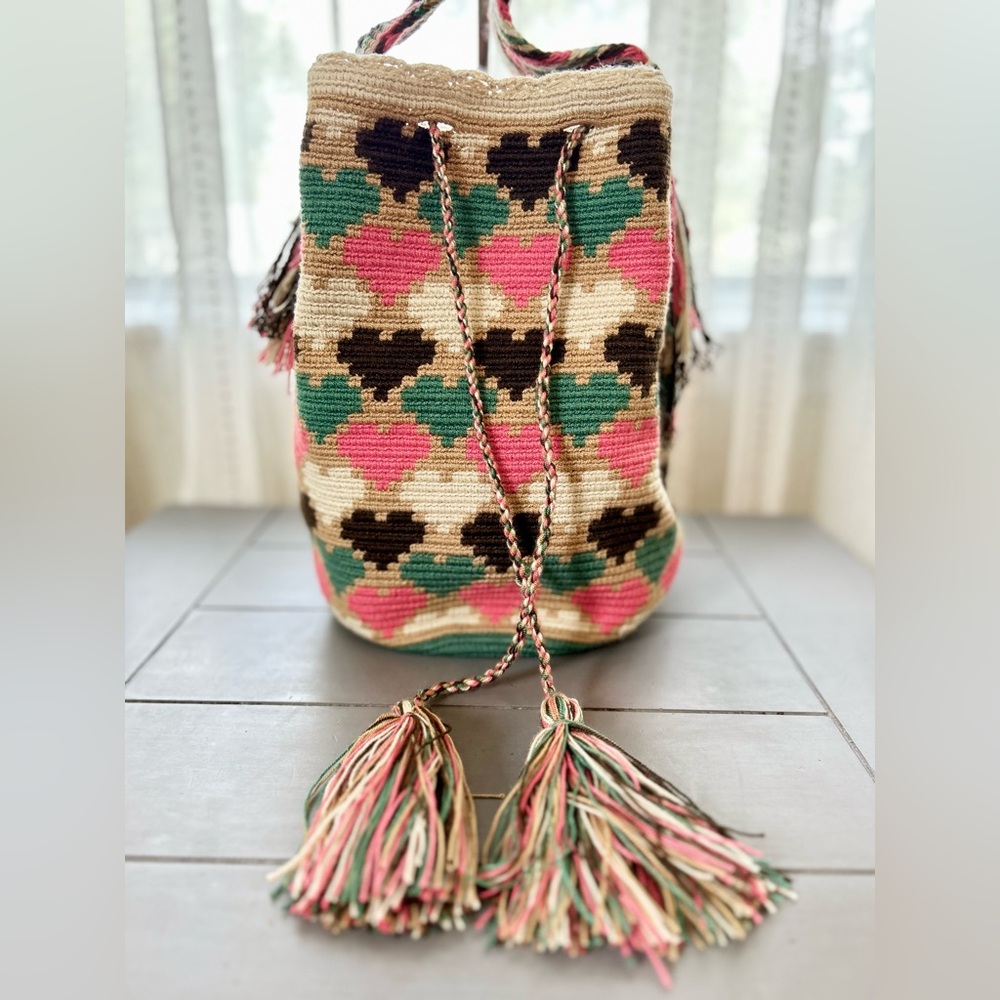 Wayuu Mochila Handmade Crossbody Bag Pink Teal Heart - Picture 8 of 15